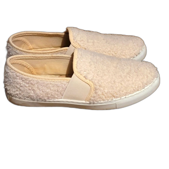 JustFab 7.5 Fuzzy Slip on Sneaker Shoe - Picture 2 of 3